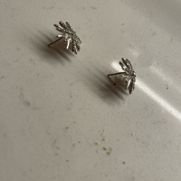 David Yurman White Gold and Diamond Starburst Earrings ❄️❄️❄️ - Picture 4 of 5